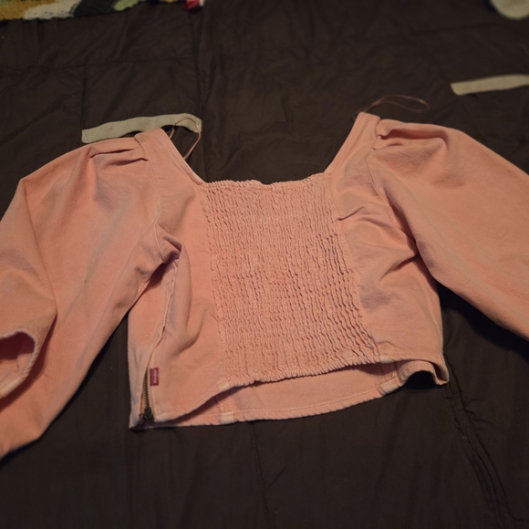 Levi's Coral Off-Shoulder Blouse - Picture 6 of 6